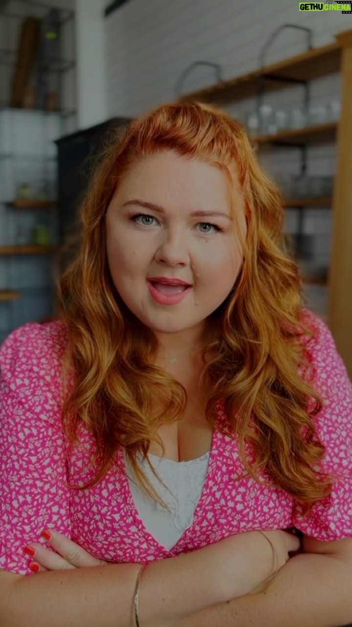 Eva Kramerová - 18.9K Likes - Hrniečok? ☕️
Možno aj toto uvidíš v @jedemenateambuilding_film 😂
PREMIÉRA 🇨🇿 - 28.12.2023
PREMIÉRA 🇸🇰 - 11.1.2024