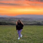 Eva Kramerová Instagram – 🌅🤸🏼‍♀️💞 
#magic#everyday#sunset#halo#tusazapadá