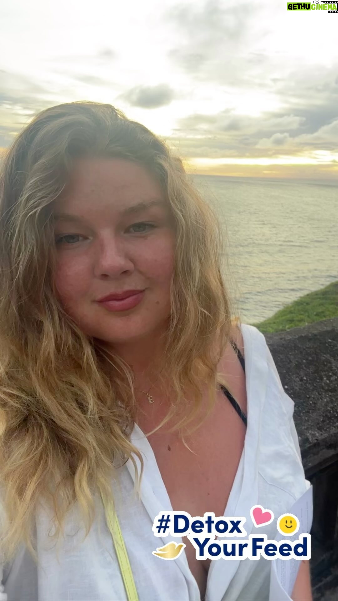 Eva Kramerová - 5.7K Likes - #Detox your feed 🕊️
#DoveSelfEsteemPartner
Každý máme vlastnú cestu, nenechajme sa ovplyvňovať toxickými radami a príručkami na život 🫶🏻 To je krásná myšlienka tohtoročnej kampane od môjho lovebrandu @dove.
Jeden unfollow pre človeka ktorý nám neprináša úsmev na tvár alebo radosť do 💞
Idete do toho?☀️