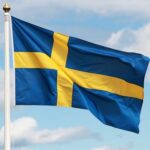 Eva Röse Instagram - Idag firar vi Sveriges nationaldag och svenska flaggans dag. Denna dag och vår flagga ska representera det finaste vi har. Dom grundläggande värdena Demokrati och Rättvisa, Yttrande och Tryckfrihet, Fred och Frihet. Älskade medmänniskor. Låt oss värna om att detta inte missbrukas. Låt oss påminna varandra om att detta INTE är en självklarhet och inget att ta för givet för evigt. Låt oss ta varje fight när krafter vill ta det ifrån oss. Låt INGEN missbruka detta för syften som går EMOT demokratin och allas lika värde. Låt oss sända en tanke till alla dom som lever i skuggan av diktaturer och konflikter. Och till dom som lever i skräck för våld, hot och i konstant otrygghet här i landet, för att någon tar sig rätten att stå över lagen. Och låt oss ändra lagen när den är för tandlös. Vi har inte råd eller tid att sitta still. Heja alla som kämpar! Som inte blundar. Heja alla som firar allt som går att fira! Ni glädjerika sköna-Heja alla er som oförtröttligt kämpar för ett samhälle där alla ska få plats och där frihet inte ska missbrukas för syften som fjättrar någon annan.🇸🇪 #nationaldag#6juni#demokrati#frihet#rättvisa#fred#cvilkurage#mod#jävlaranamma#sverige#såattsäga