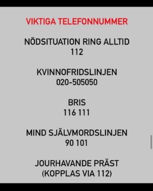 Eva Röse Instagram - Som en mjuk påminnelse om att solen alltid går upp. Oavsett vardag eller högtid så finns hon där över oss eller under beroende på var vi bor. Oavsett hur vi mår,vad vi oroar oss för eller vad vi kämpar med.
Oavsett allt jävligt som sker runt oss just nu så kommer hon som en påminnelse att vi får en ny chans varje dag.
En uppmaning att reflektera,bli bättre,mjukna,ta sats, sträcka oss längre. Nå in och ut.
Ett år går till ända och med det alla förhoppningar vi hade eller besvikelser vi ska lämna bakom oss. Sorger och skimrande stunder.
Allt som skulle blivit.
Allt som nu kan få bli.
Solen går upp över dig som fastnat i steget.
Du som har skav i hjärtat. Du som oroar dig för en anhörig. Du som är ofrivilligt ensam och du som kämpar med missbruk av olika slag. Du som är rädd för våldet som kommer i spåren av alkohol och fyrverkerier.
Du som saknar dina barn eller som längtar efter att få bli förälder. Du som är osams med din familj eller med dig själv. Du som undrar vad alla andra gör. Du som är nykär,nyskild,nyfrälst. Du som ska fira ditt första nyår på ett helt nytt sätt. Du som inte ska fira alls. Du som skulle vilja fira men inte vet hur eller med vem. Oavsett allt så får du en ny dag idag. Och framförallt i morgon. 
Så- Vad skriver du i boken?  Vad önskar du dig och framförallt,  vad längtar du efter?  Gott nytt år mina fina vänner därute.🎇🎇🎇 ( Happy new chance all my non-swedish friends!)