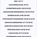 Eva Röse Instagram - Som en mjuk påminnelse om att solen alltid går upp. Oavsett vardag eller högtid så finns hon där över oss eller under beroende på var vi bor. Oavsett hur vi mår,vad vi oroar oss för eller vad vi kämpar med. Oavsett allt jävligt som sker runt oss just nu så kommer hon som en påminnelse att vi får en ny chans varje dag. En uppmaning att reflektera,bli bättre,mjukna,ta sats, sträcka oss längre. Nå in och ut. Ett år går till ända och med det alla förhoppningar vi hade eller besvikelser vi ska lämna bakom oss. Sorger och skimrande stunder. Allt som skulle blivit. Allt som nu kan få bli. Solen går upp över dig som fastnat i steget. Du som har skav i hjärtat. Du som oroar dig för en anhörig. Du som är ofrivilligt ensam och du som kämpar med missbruk av olika slag. Du som är rädd för våldet som kommer i spåren av alkohol och fyrverkerier. Du som saknar dina barn eller som längtar efter att få bli förälder. Du som är osams med din familj eller med dig själv. Du som undrar vad alla andra gör. Du som är nykär,nyskild,nyfrälst. Du som ska fira ditt första nyår på ett helt nytt sätt. Du som inte ska fira alls. Du som skulle vilja fira men inte vet hur eller med vem. Oavsett allt så får du en ny dag idag. Och framförallt i morgon. Så- Vad skriver du i boken? Vad önskar du dig och framförallt, vad längtar du efter? Gott nytt år mina fina vänner därute.🎇🎇🎇 ( Happy new chance all my non-swedish friends!)