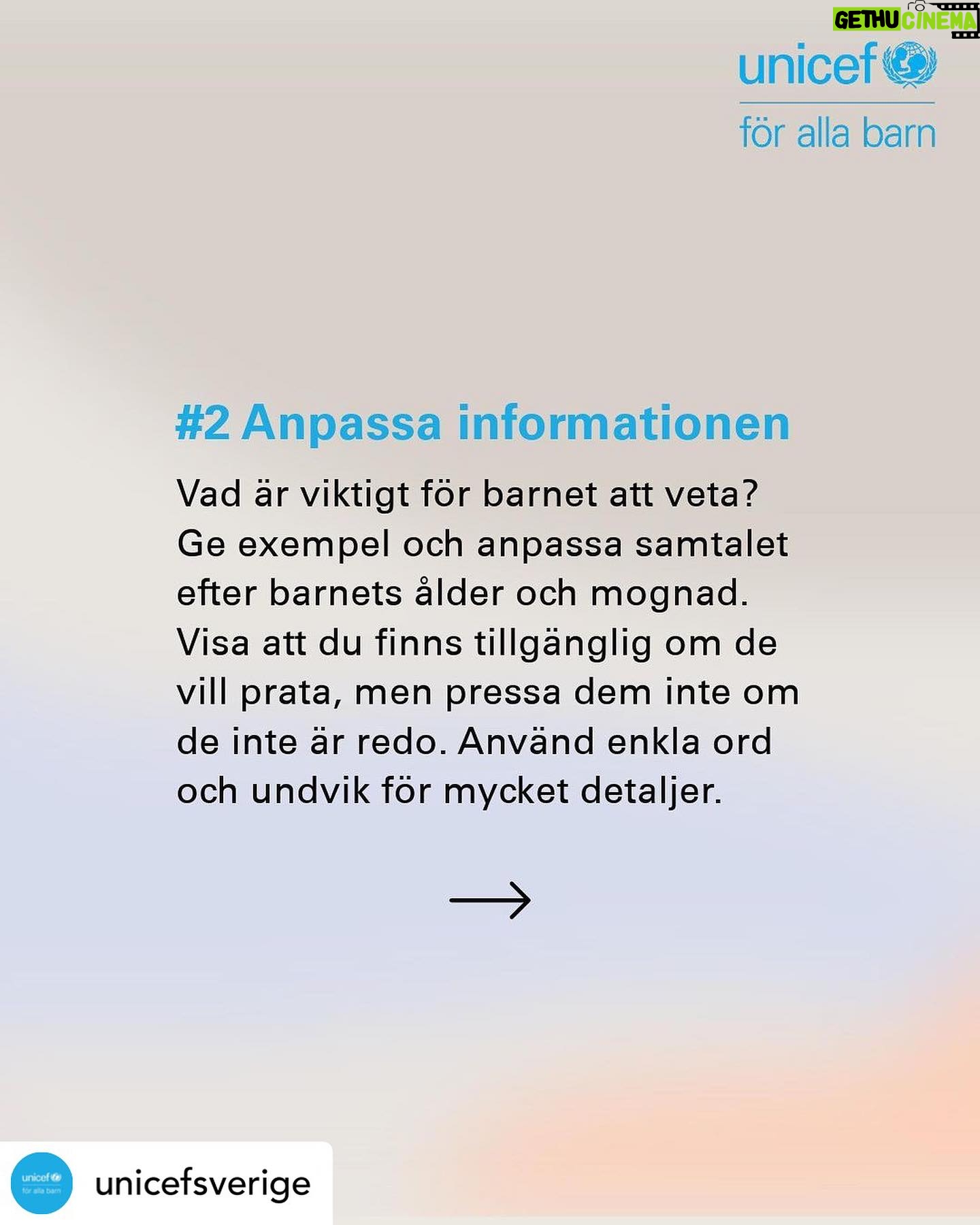 Eva Röse Instagram - Posted @withregram • @unicefsverige Just nu är det många som känner oro kring situationen runt om i världen. Och inte minst barnen. Barn har rätt till information, men även till skydd. Här har vi sammanställt fem tips som du som vuxen kan tänka på när du pratar med ett barn om oro och behöver vägledning. Spara gärna inlägget för att ha det nära till hands när det behövs. 💙 #FörAllaBarn