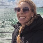 Eva Röse Instagram – So…. I’m on an adventure since weeks.
Reaching out to strangers on the way and relying on the good in people.
So far so good.
There is hope, there is kindness and endless roads awaits you.
🌏🏃‍♀️‍➡️ #raceacrosstheworld