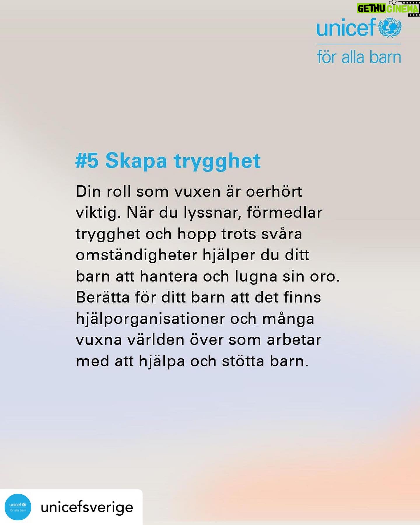 Eva Röse Instagram - Posted @withregram • @unicefsverige Just nu är det många som känner oro kring situationen runt om i världen. Och inte minst barnen. Barn har rätt till information, men även till skydd. Här har vi sammanställt fem tips som du som vuxen kan tänka på när du pratar med ett barn om oro och behöver vägledning. Spara gärna inlägget för att ha det nära till hands när det behövs. 💙 #FörAllaBarn