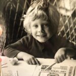 Eva Röse Instagram - ⏳ Varje dag vi får leva är värd att fira. Punkt. Oändligt tacksam och rörd över den kärlek ni sprider. Som ett tomtebloss är livet. Lämna mjuka avtryck om du kan. 💝🎂🐾 ( svipe for memorylane.)