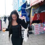 Eva Ruiz Instagram - Primer día en Brighton🇬🇧🤍🤍 súper agradecida por el amor que nos dieron a @djswet y a mi, tanto lxs canarios que vinieron como lxs que no entendían que decía y aún así me sentían 🥹🥹🥹 thanks to my team and to @greatescapefest @the_spanishwave ✨ Pics by @themartinipolice 🌸 Gracias @trent.es por las ropitas lindas @stephaniayepes @julia__nar 🤍 Hair @byestrellaa