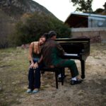 Eva Ruiz Instagram - “IMPOSSIBLE LOVE” FT @arinraycamp disponible este miércoles 28/02 💔🌹 presave en mi bio!! @mihailoandic 📷