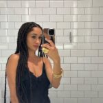 Eva Ruiz Instagram - Febrero de cumple 🎂, de cantar en La por primera vez, de anuncio de touuur y de sorpresas de personas bonitas 🤍🤍🤍🤍🤍