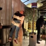 Eva Ruiz Instagram - Febrero de cumple 🎂, de cantar en La por primera vez, de anuncio de touuur y de sorpresas de personas bonitas 🤍🤍🤍🤍🤍