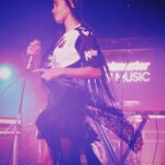 Eva Ruiz Instagram - Brighton dia 2🇬🇧🤍🤍 @greatescapefest 🤍 love you guys x @themartinipolice 📸