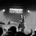 Eva Ruiz Instagram - Brighton dia 2🇬🇧🤍🤍 @greatescapefest 🤍 love you guys x @themartinipolice 📸