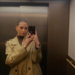 Eva Zapico Instagram - Monday mood 💼