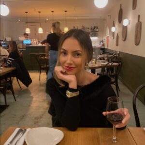 Eva Zapico Instagram - Silly season ✨🍷