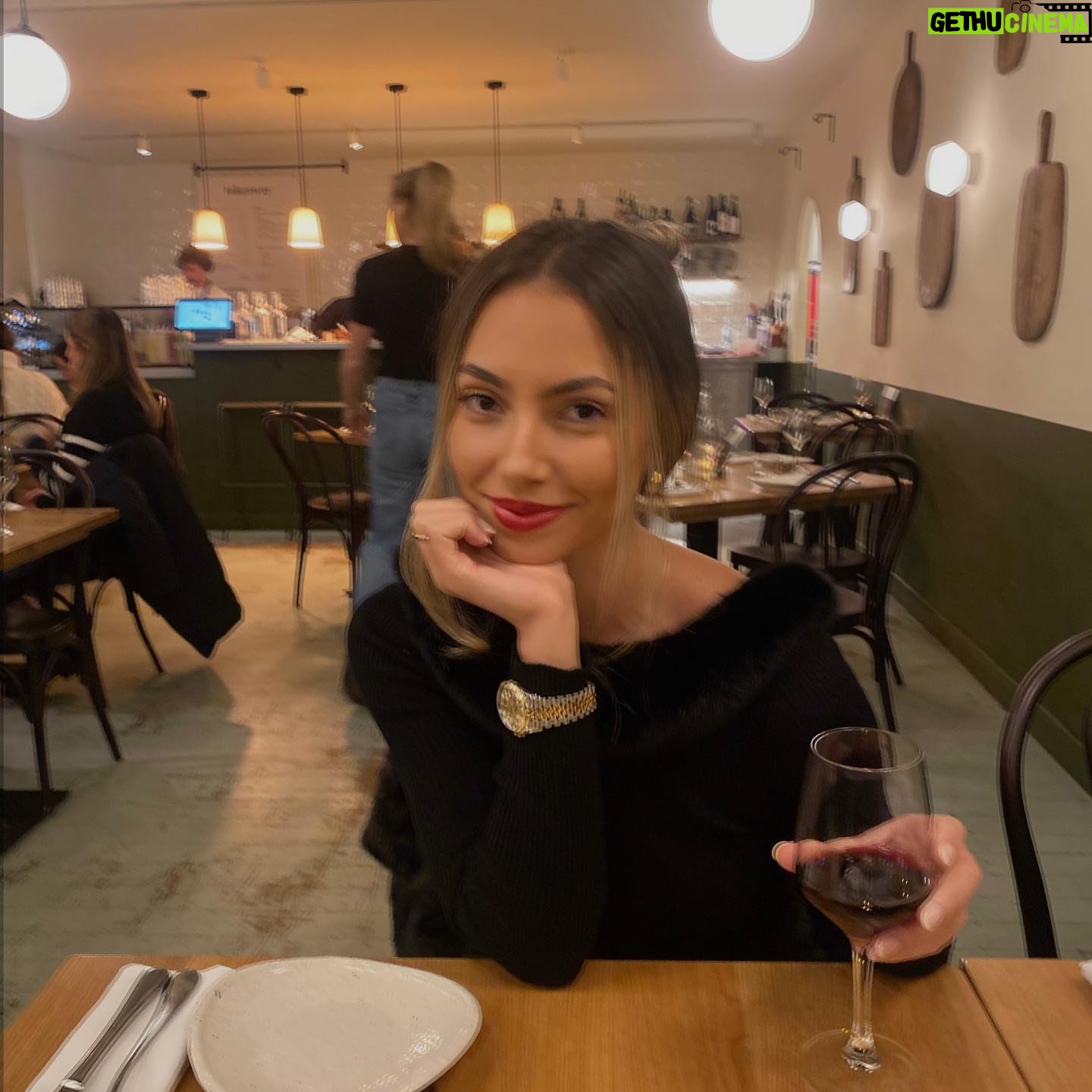 Eva Zapico - 1.5K Likes - Silly season ✨🍷