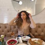 Eva Zapico Instagram - Life update 🫶🏽🍝🐶👯‍♀️🍉