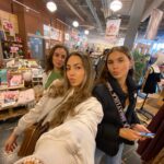 Eva Zapico Instagram - Life update 🫶🏽🍝🐶👯‍♀️🍉