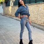 Evagelia Siriopoulou Instagram - Βόλτα, ήλιος και ωραία διάθεση…💕 @xtishoesgr @onlineshoes.gr #evageliasiriopoulou #happy #actresslife #fashionshoes