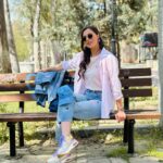 Evagelia Siriopoulou Instagram - Μια υπέροχη μέρα!!! #evagelia_siriopoulou #actress #fashionstyle #poplook @stefania_dros @levis @kokkorisoptics @2xmofficial @brandhouse.shoes