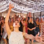 Evagelia Siriopoulou Instagram - Σας ευχαριστούμε όλους μέσα από την καρδιά μας… ένα ονειρεμένο πάρτυ… γεμάτο αγαπημένους ανθρώπους!!! Και την ανθοδέσμη η φιλεναδα μου @elli__sk 🍾🥂🎷🎤🎸🎈💥 @pyrgosmelissourgou @minamelissourgou @48ores @olon_odoskassandras @freshpatisserie @picme.gr_photography @narkissos_wedding_and_more @photoboothme_ @loudandcleargr @harrissax @luckyy_partyy @twenty2twins @grand_fireworks @theletterco_gr