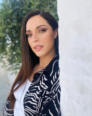 Evagelia Siriopoulou Instagram - Καλό μήνα!!! ❤️

#evageliasiriopoulou #actress #goodmorning #october #newmonth