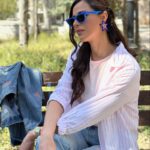 Evagelia Siriopoulou Instagram - Μια υπέροχη μέρα!!! #evagelia_siriopoulou #actress #fashionstyle #poplook @stefania_dros @levis @kokkorisoptics @2xmofficial @brandhouse.shoes