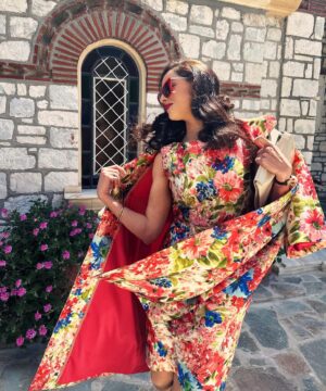Evagelia Siriopoulou Instagram - Γυρισμα αλλά πολύ γκράντε…📸
@paradeisos_alphatv @alphatv 
#tvseries #paradeisos #evageliasiriopoulou #actresslife #onset🎥🎬 #goodmorning