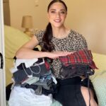 Evagelia Siriopoulou Instagram - Τι θα έκανες αν σου έλεγα ότι μπορείς να βοηθήσεις τον εαυτό σου, τους άλλους και τον πλανήτη με μία απλή πράξη; Σίγουρα θα έτρεχες στις Κοινωνικές Ντουλάπες του Skip για να ανακυκλώσεις τα πολυφορεμένα σου ρούχα, όπως έκανα κι εγώ! Βρες τις Κοινωνικές Ντουλάπες του Skip σε 5 σημεία της Αθήνας και γίνε μέρος της δράσης Κοινωνική Ντουλάπα Skip και Fabric Republic. #skipgreece #poluforemena #ad