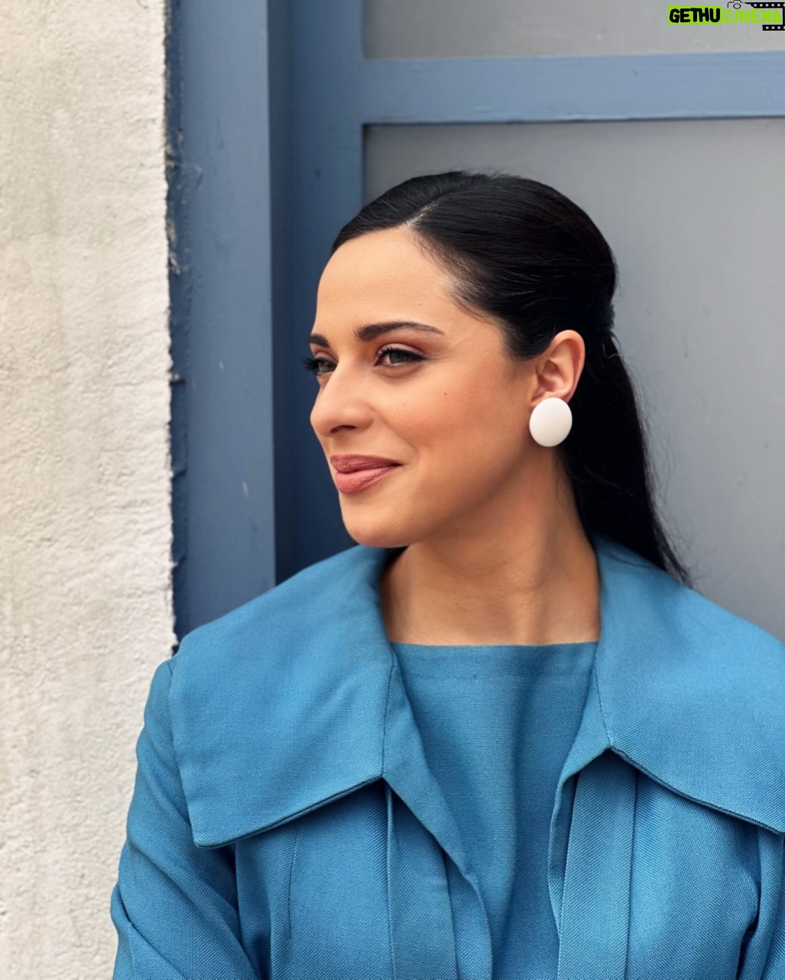 Evagelia Siriopoulou Instagram - Μιράντα μου…🌺 @kapastudios @paradeisos_alphatv #tvseries