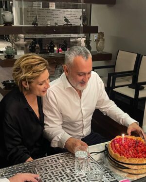 Evdokia Roumelioti Instagram - Σήμερα είναι μέρα γιορτής !!!!Το αδελφάκι μου που λατρεύω γράφει άλλον ένα χρόνο ….Υγεία και χαρά 😃