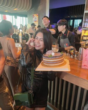 Eve Ai Instagram - 37！一樣輕狂一樣不枉
謝謝支持我的你們，一起長大！