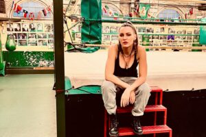 Eve Mauro Instagram - WHAT’S A GIRL
GOTTA DO TO GET
IN A PROPER BRAWL AROUND HERE?
I am the softest and most ruthless I have ever been;

Repton Boxing Club, which was established in 1884 and still trains young fighters today, making it the oldest of its kind in Britain.  The legendary Kray twins boxed there as well.

#reptonboxingclub 
#kraytwins 
#notdeadyettour