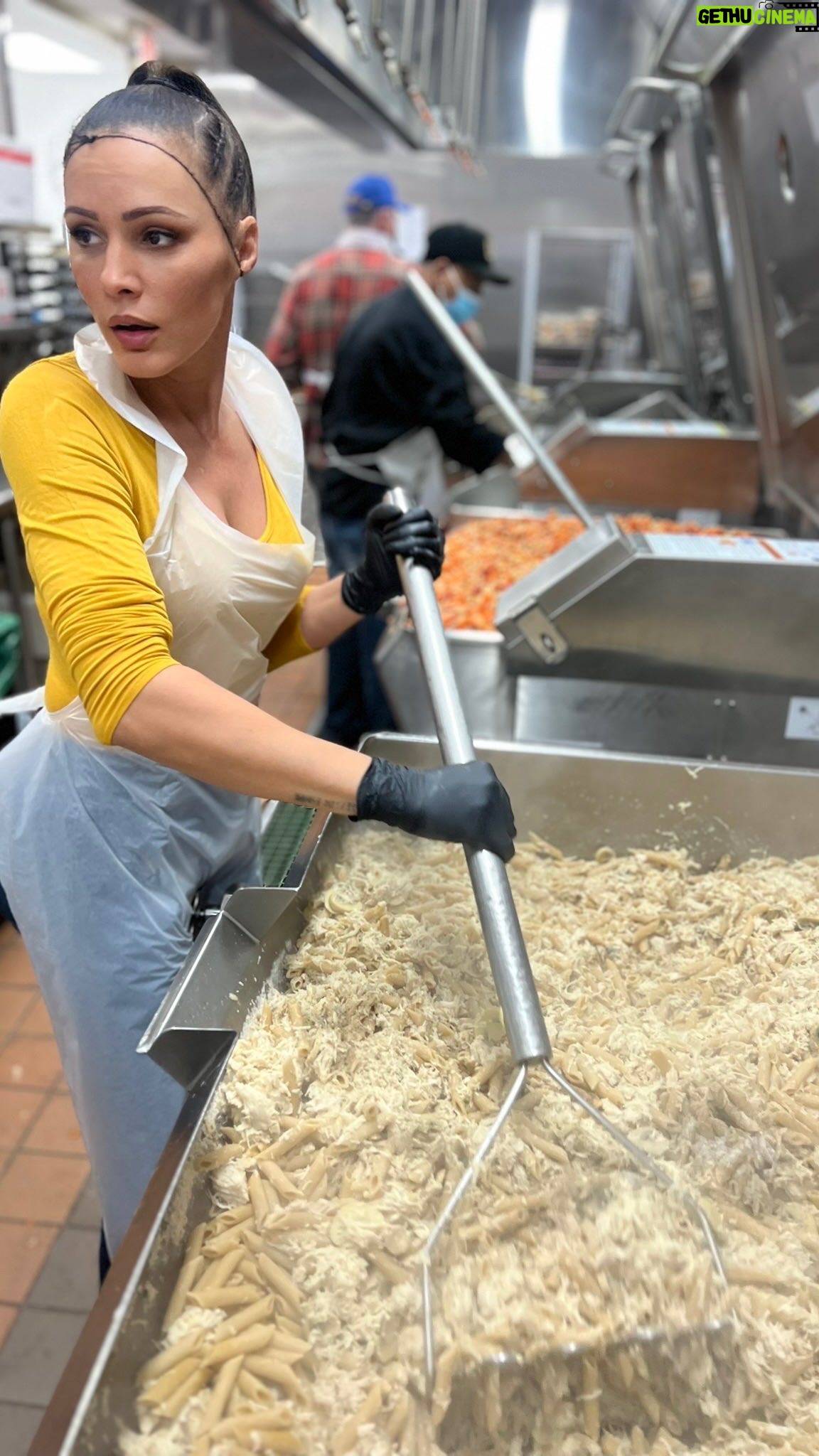 Eve Mauro - 1.4K Likes - Spent my Thanksgiving volunteering at Project Angel Food, where we served 2,500 meals to critically ill Angelenos who often spend the holiday alone. Each client received two meals, ensuring they have food to share with caregivers or neighbors. Proud to be part of an organization that provides medically tailored meals to 2,500 people daily. With 1.6 million meals served this year, Project Angel Food continues to make a difference. Since 1989, they’ve delivered over 17 million meals. Support their cause at
Angelfood.org/thanksgiving23. #ProjectAngelFood