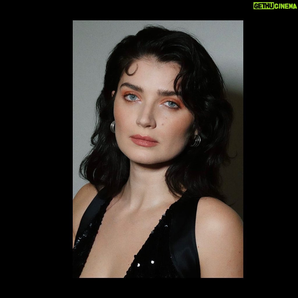Eve Hewson - 37.4K Likes - ‘twas an honour!!!! 💚🇮🇪💚
Hair @halleybrisker
Make up @kateleemakeup
Styling @kateyoung
@narrativepr
@oscarwildeawardsla