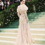 Eve Hewson Instagram – Representing for the home team last night at The Met Gala in SIMONE ROCHA 🇮🇪
Thank you Simone, for the most beautiful dress I’ve ever worn. 🤍
And thank you to the greatest people you will ever meet!
@karlawelchstylist
@mollyrstern
@halleybrisker
@mattyhabs21
@gracewrightsell
@narrativepr
❤️❤️❤️❤️❤️❤️