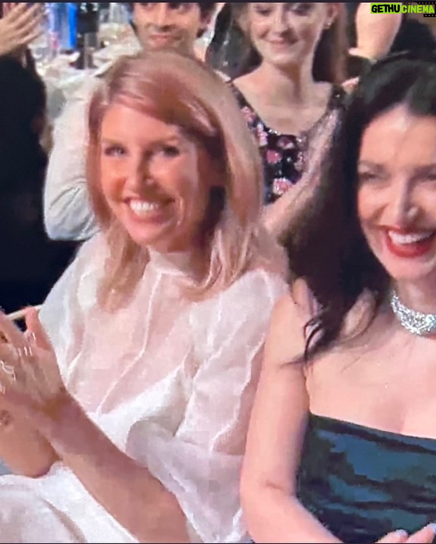Eve Hewson Instagram - Critics Choice awards last night with @bulgari @congtriofficial ๐ซ We didnโt win but weโre pretty sure we came second! ๐โ๏ธ๐ฎ๐ช๐โจ Long live the Garvey girls!!! ๐๐๐ผ Thank you @melaniemakeup @officialdanilohair @kateyoung @narrativepr @appletvplus #badsisters