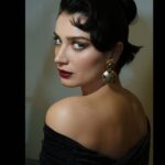 Eve Hewson Instagram – Cocaine bear, leave Malala alone. ⭐️

Hair @halleybrisker 
Make up @kateleemakeup 
Styling @kateyoung 
@narrativepr