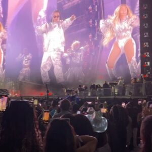 Eve Torres Instagram - Reliving this weekend in my head over and over! 🐝 👑 @beyonce