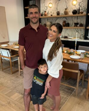 Eve Torres Instagram - I hope everyone is having a meaningful day with people they love - whatever that looks like to you. Feeling especially grateful my children are healthy and safe, grateful for my family and friends, and grateful for our @gracieuniversityhq @quikflipapparel and @sleeperholdpillow teams. 

A special thanks to my mama for orchestrating a masterpiece of a meal today for our family. ❤️