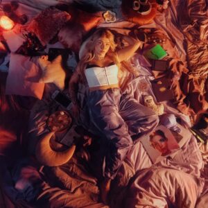 Evelina Instagram - mun uran neljäs albumi Pehmee julkaistaan 25.8. 🩷
en malta odottaa että pääsette kuulee tän kokonaisuuden! päätän syksyllä myös mun vuoden kestäneen keikkatauon, koska Pehmee Tour starttaa 22.9. 💞✨ osa lipuista myynnissä jo nyt, toivottavasti nähdään siellä 🥹🫶🏼
