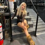 Evelina Instagram – pikku lämpät ennen keikkaa 🏋️ kiitos tahko ja viking grace!! <3 ensviikol lisää laivoja: silja symphony ja viking xprs 🤍

miettikää et @amielatisha otti näin hyvii kuvii must vaa kasuaalisti kaks min ennen ku intro alko
