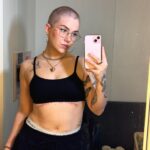 Evelina Instagram - ei kaikkien kuppi teetä mut iteki juon limsaa mieluiten :) <33