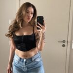 Evelina Instagram - ihanaa juhannusta kaikki 🫶🏼 mä meinaan pelaa videopelejä kotona niin kauan ku pysyn hereillä ja juoda limsaa niin paljon ku jaksan 🥹