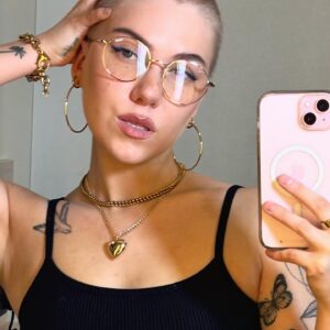 Evelina Instagram - ei kaikkien kuppi teetä mut iteki juon limsaa mieluiten :) <33