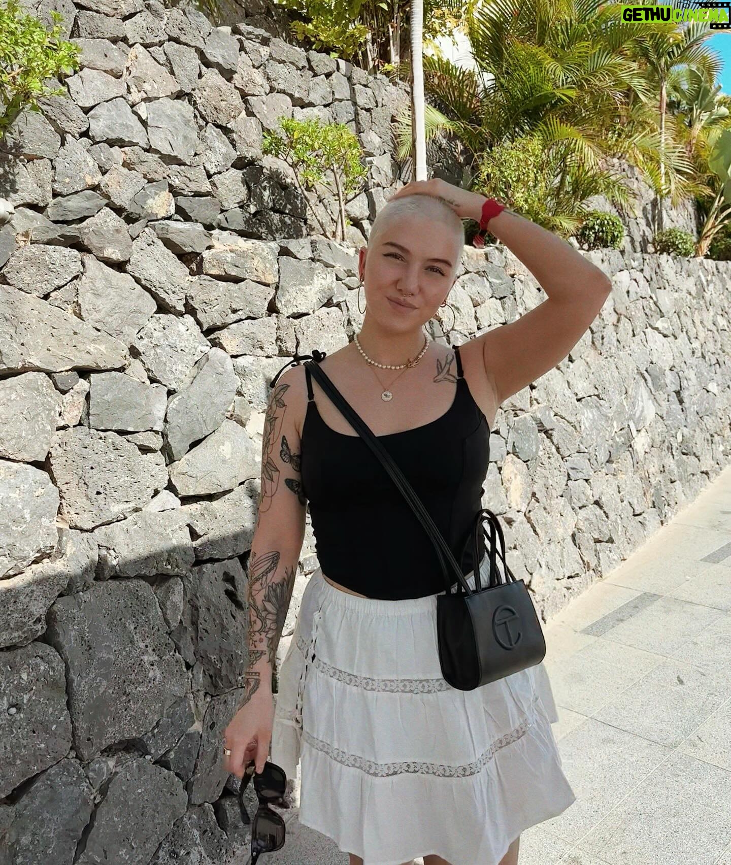 Evelina - 5.1K Likes - pehmee postikortti 💌🌴 perjantaina jatkuu kiertue!!