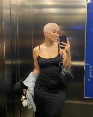 Evelina Instagram - uus biisi nimeltään sä <3 mä tulee pian, presave biossa ja huomenna heti se on teiän! ✨
jännää päästä antaa tä vielä ennen pehmee -albumii, en malttais oottaa että kuulette tän kaiken 🫶🏼