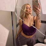 Evelina Instagram - PEHMEE TOUR ALKO EILEN 💜✨ ja mikä ilta!! tupa oli täynnä ja lauloitte niiiin kovaa kaikki biisit mukana, kiitos Imatra 🫶🏼 tänään Pehmee kuullaan Lahden Finlandia-klubilla, käy nappaa ennakkoliput! showtime 21:00 😈