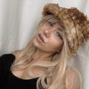 Evelina Instagram - moii 🤎