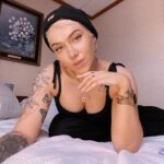 Evelina Instagram – ihan just takas hytissä 🫶🏼 Pehmee Tour tällä viikolla täällä:
KE M/S Silja Serenade
PE M/S Viking Grace
LA Tavastia, Helsinki (linkki biossa!)
nähään keikoilla 🫶🏼