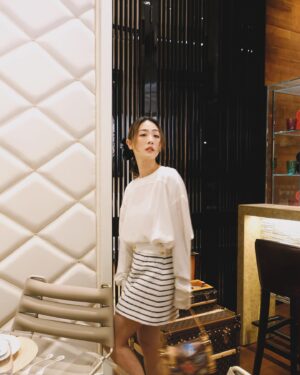 Evelyn Choi Instagram - 幻想一下，餐具、花器、掛飾、摺疊床等等，
每一件都是精緻的藝術品
將工藝融入生活，享受最美好的生活態度

#LVSavoirRever
#LVHongKong
@louisvuitton